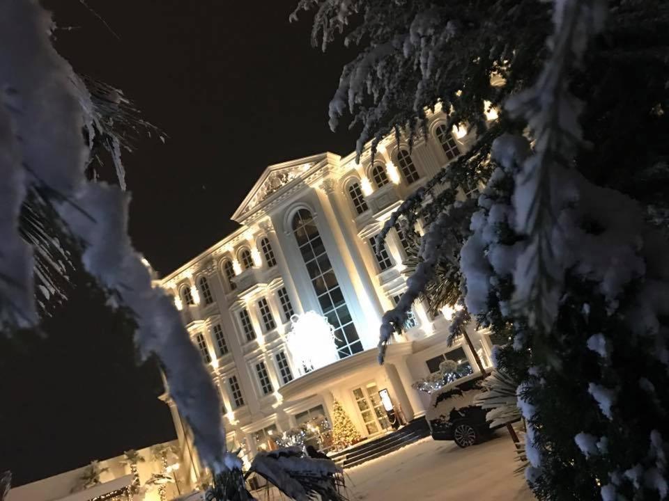 Hotel Britania Kamez Exterior photo